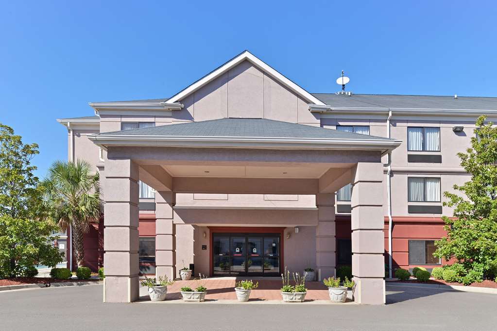 Quality Inn & Suites Augusta I-20 Exterior photo